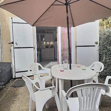 Tatil Evi A 450M De La Plage - Agreable Pavillon Avec Pisicine Commune *